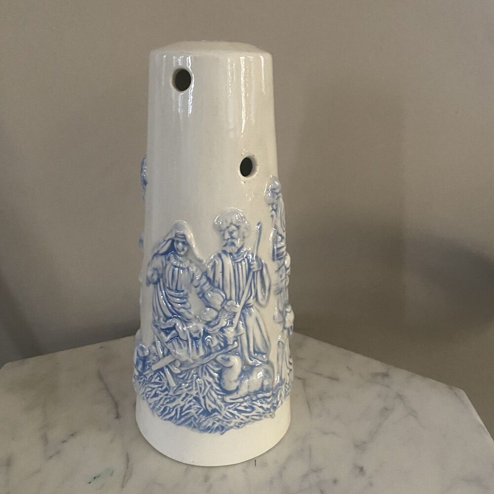 VTG HOLLAND MOLD CERAMIC NIGHT LIGHT Candle Shade NATIVITY SCENE Blue And White